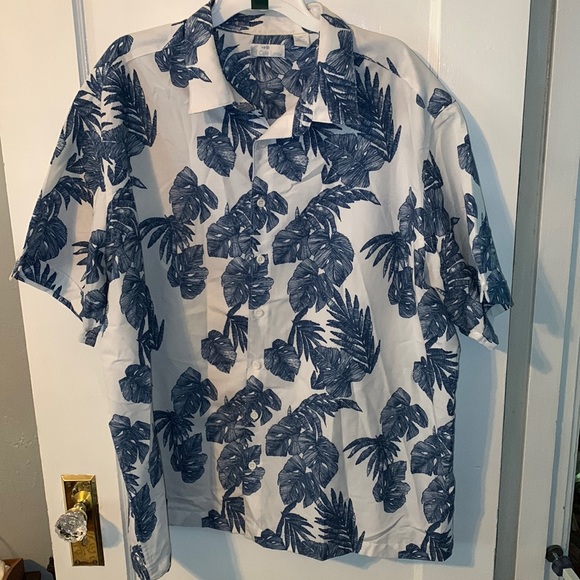 cafe luna Other - Café Luna button up Dress shirt